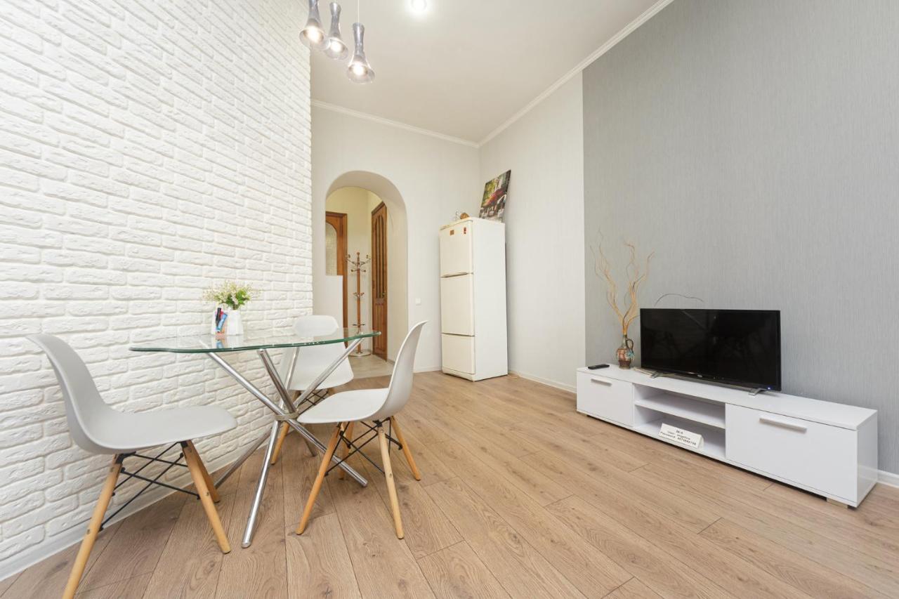 Apartment Zhukovskogo 17 Odessa Ngoại thất bức ảnh