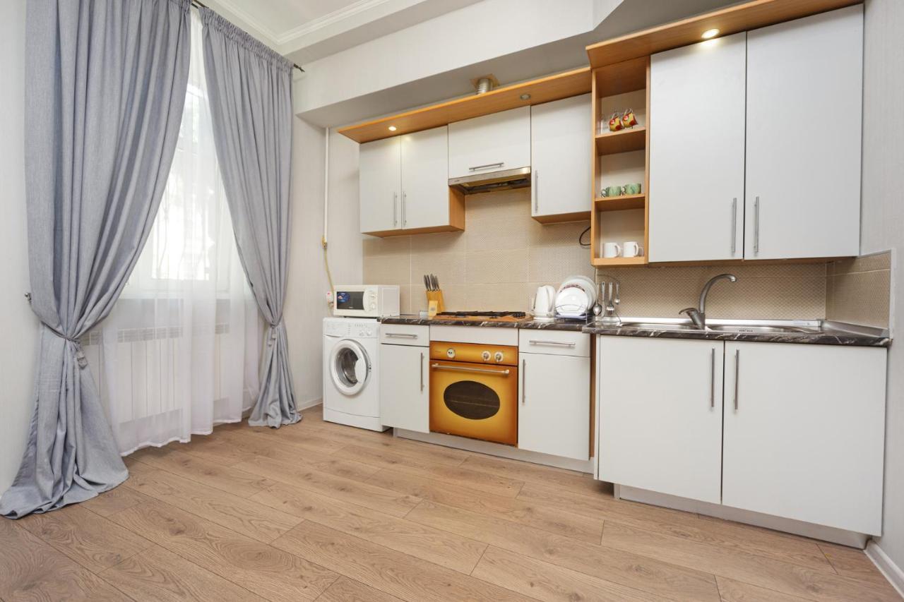 Apartment Zhukovskogo 17 Odessa Ngoại thất bức ảnh
