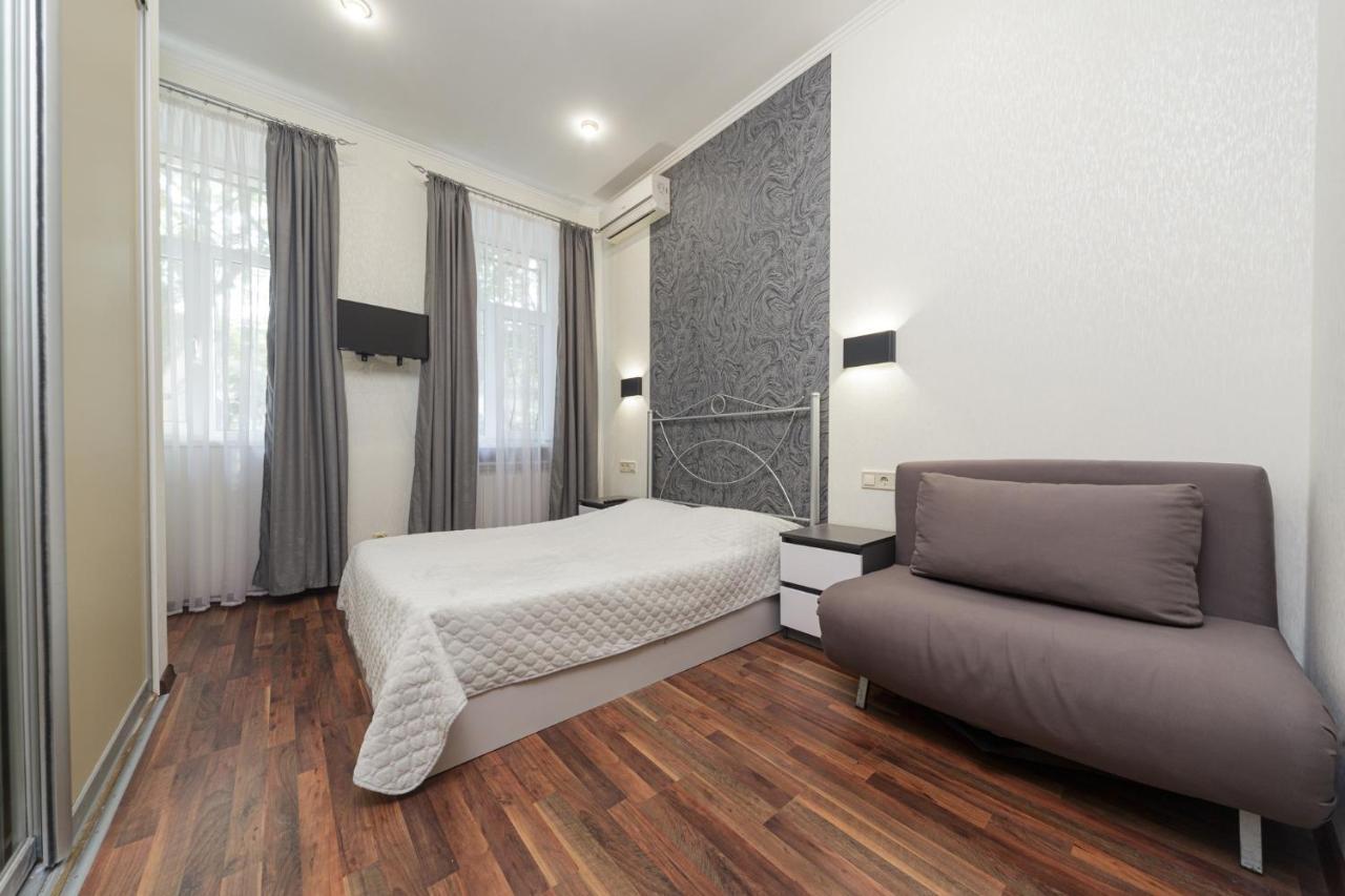 Apartment Zhukovskogo 17 Odessa Ngoại thất bức ảnh