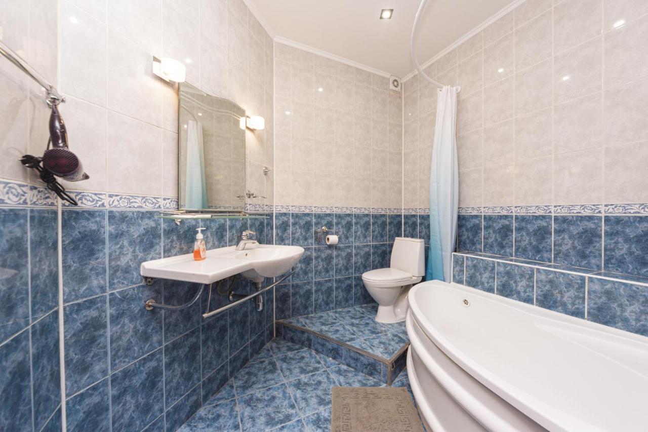 Apartment Zhukovskogo 17 Odessa Ngoại thất bức ảnh